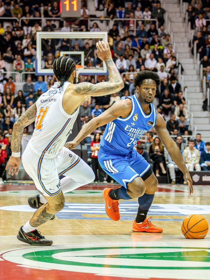 Andrés Feliz atacando. Foto de Real Madris.