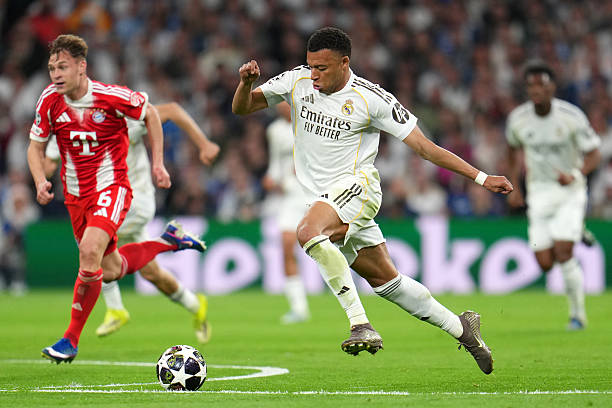 Mpabbé encarando y liderando la ofensiva merengue