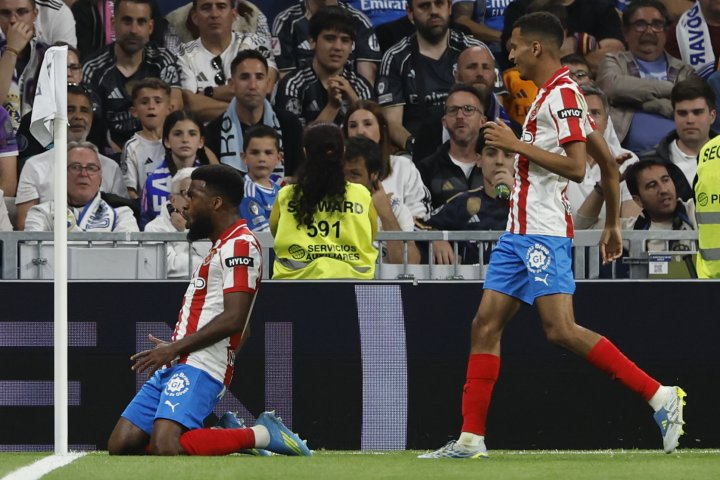 Lemar celebrando su golazo para hacer el 1-1 en el Santiago Bernabéu