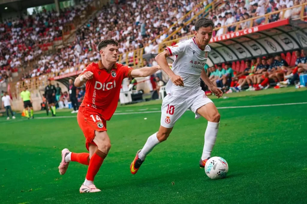 Chacón, durante el partido ante el Burgos CF en el Reino de León
