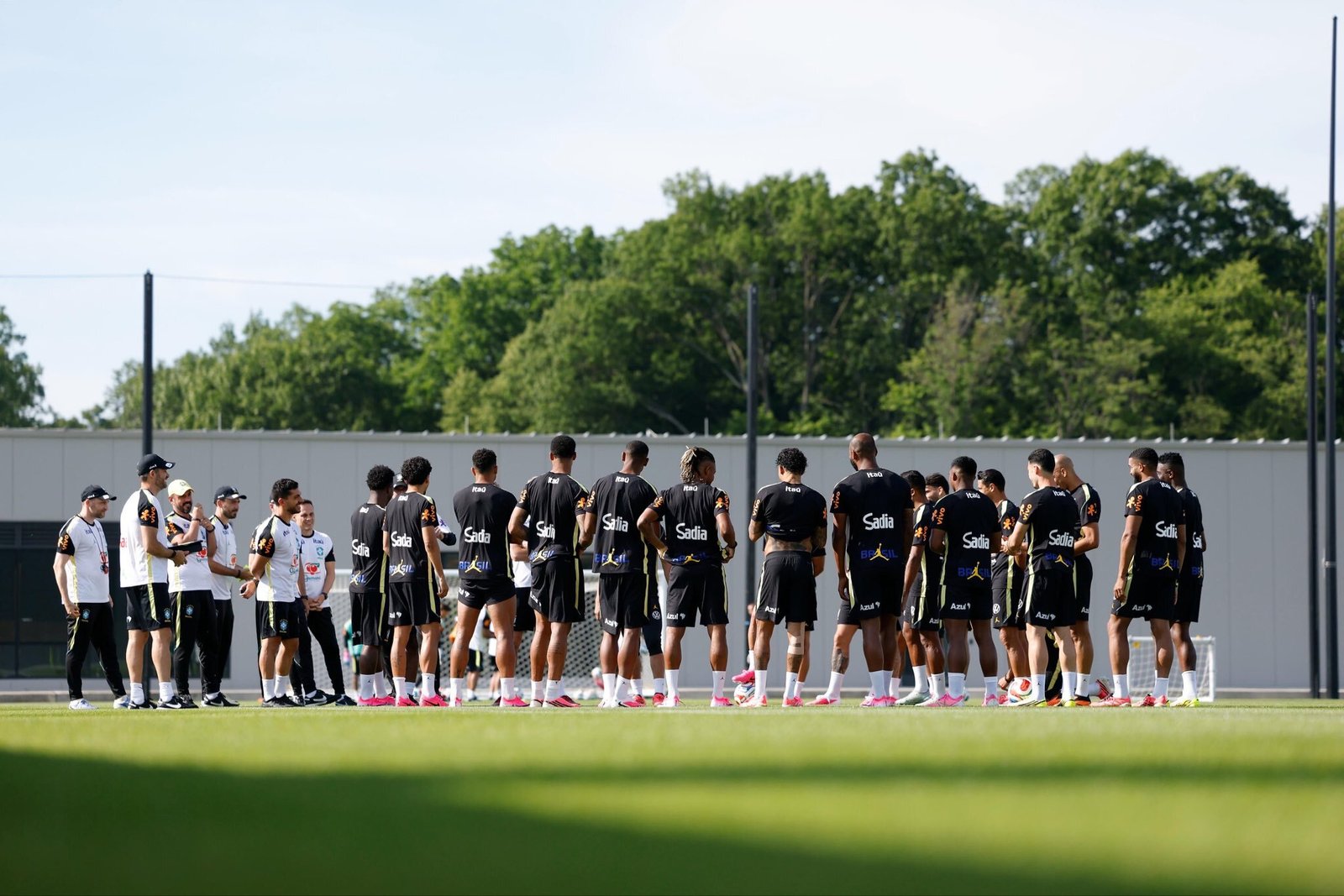 La selección brasileña en una sesión de entrenamiento. (Créditos: Rafael Ribeiro/CBF, Sam Robles/CBF)