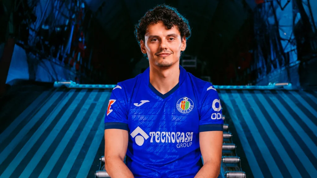 El Getafe anuncia así la vuelta del delantero turco procedente del Bournemouth.
