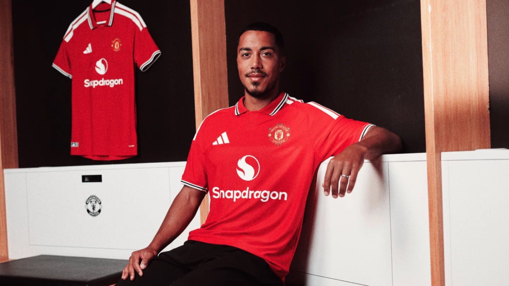 Youri Tielemans en la presentación de su fichaje en el Manchester United