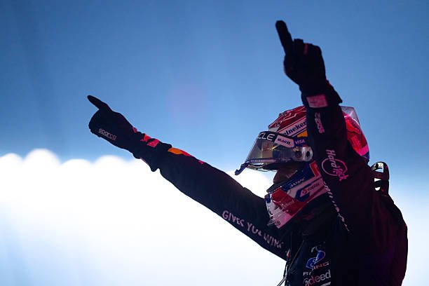 Max Verstappen gana en Singapour